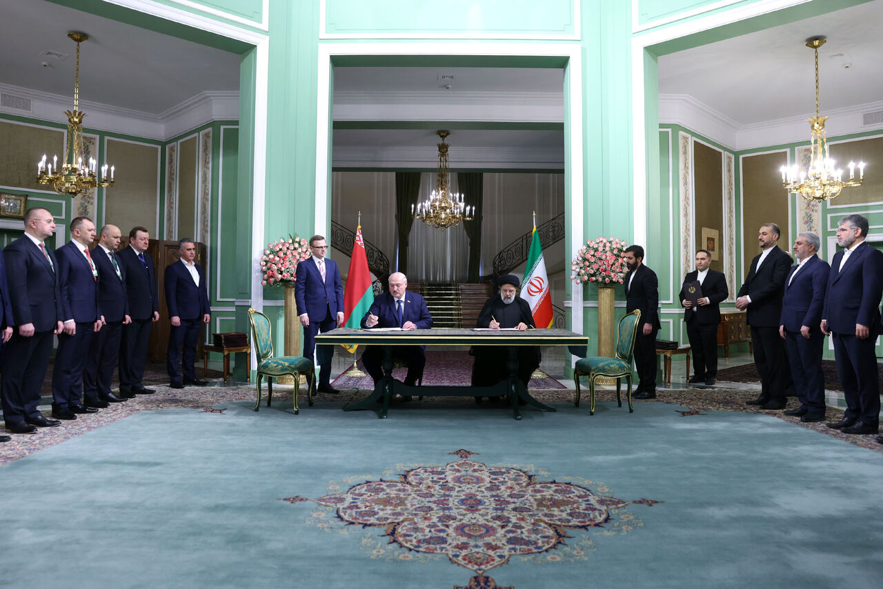 امضای نقشه راه همکاری‌های همه‌جانبه و هفت سند همکاری میان ایران و بلاروس.
