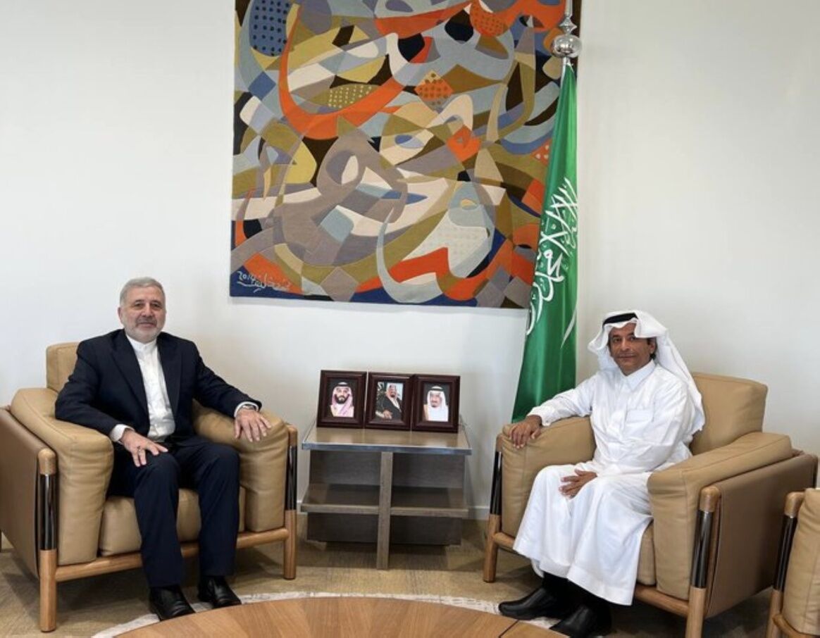 قائم مقام وزارت خارجه عربستان و سفیر ایران در ریاض روابط دوجانبه را بررسی کردند